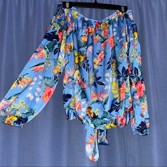 Off the shoulder long sleeve shirt - Picture 8 of 8